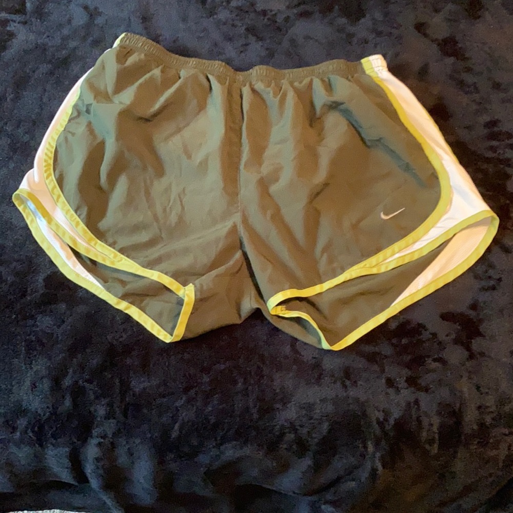 NIKE running walking green gym shorts size large
